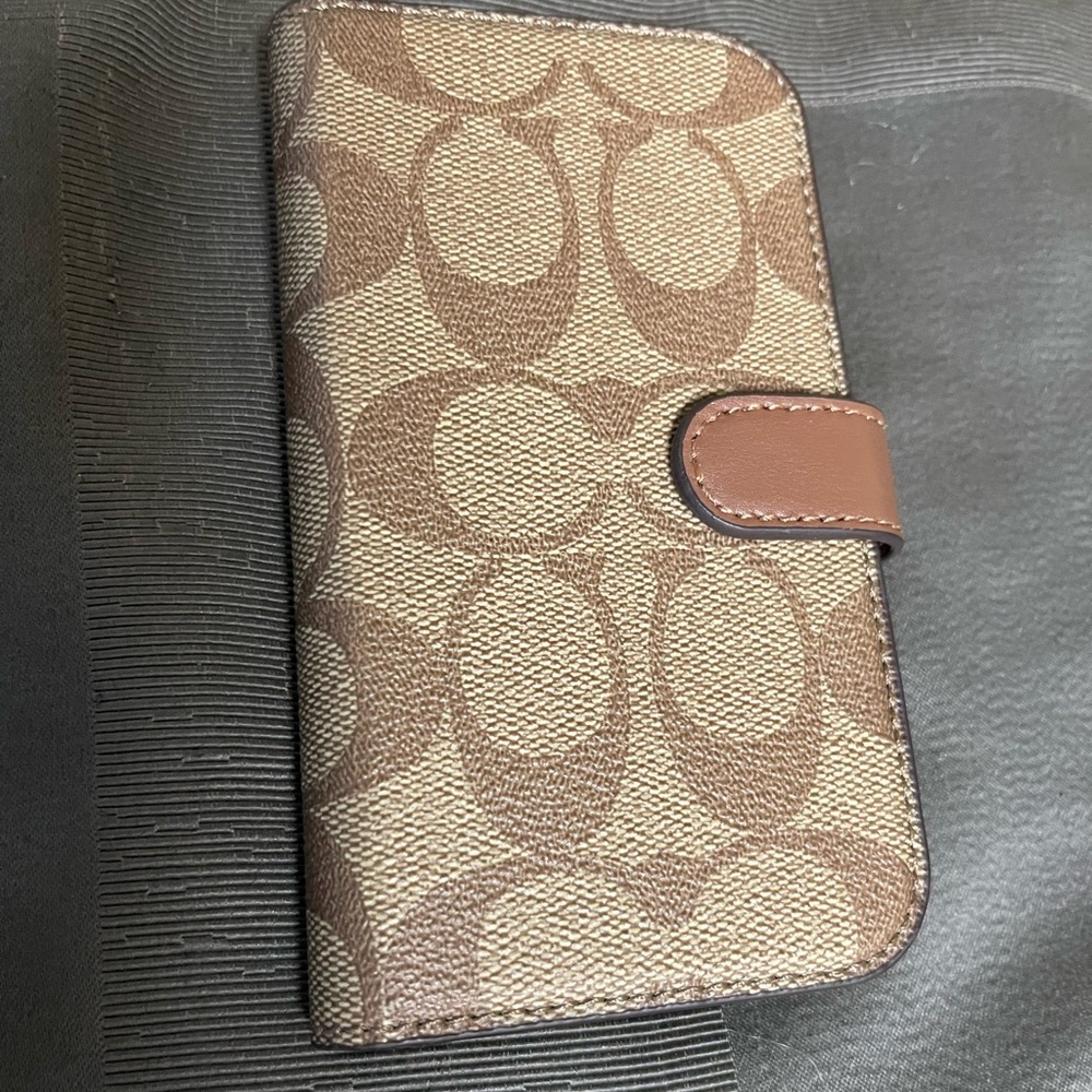 Coach Signature Canvas Wallet Phone Case. New. 11/12/13/14/15 standard size only